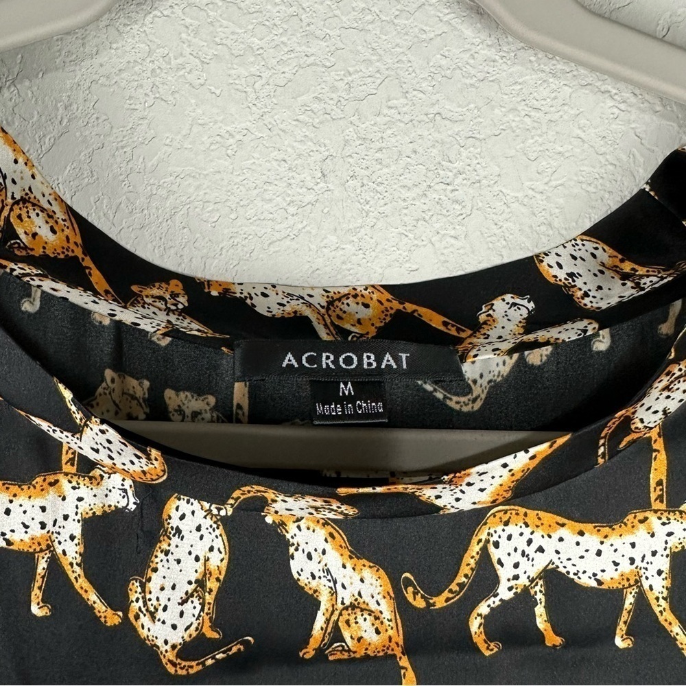 Acrobat Black Leopard Animal Print Short Sleeve High Low 100% Silk Top Medium - Picture 5 of 7